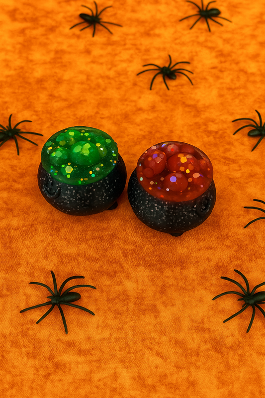 Little cauldron figure